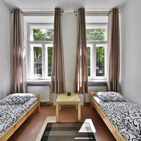Laisves Avenue Hostel "Easy Kaunas" Bagian luar foto