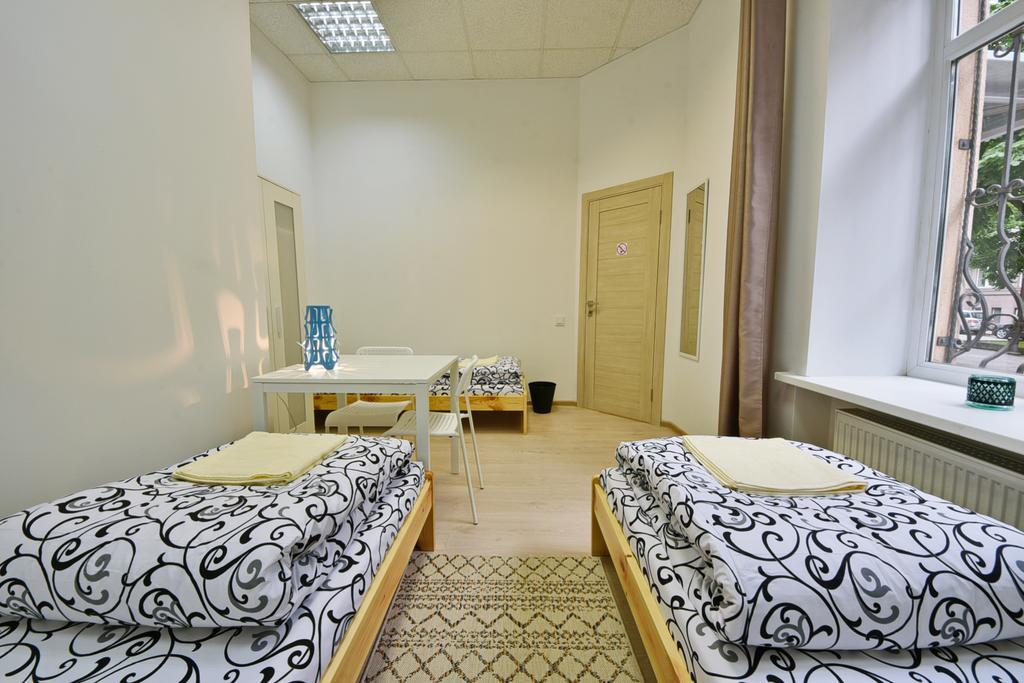 Laisves Avenue Hostel "Easy Kaunas" Bagian luar foto