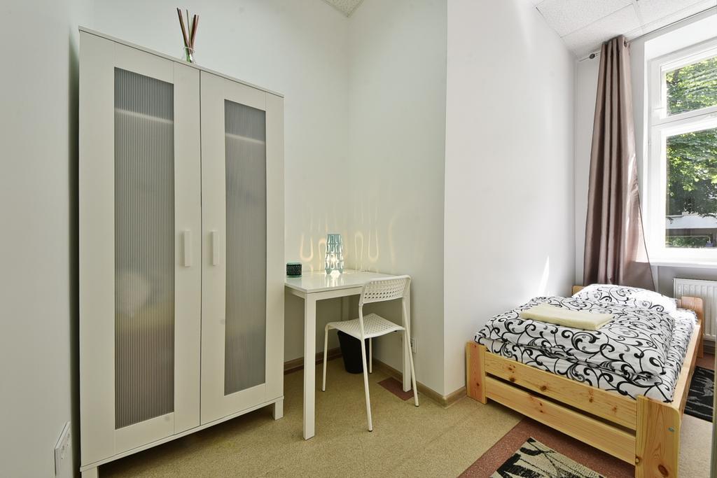 Laisves Avenue Hostel "Easy Kaunas" Bagian luar foto