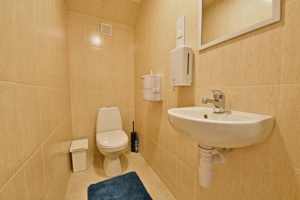 Laisves Avenue Hostel "Easy Kaunas" Bagian luar foto