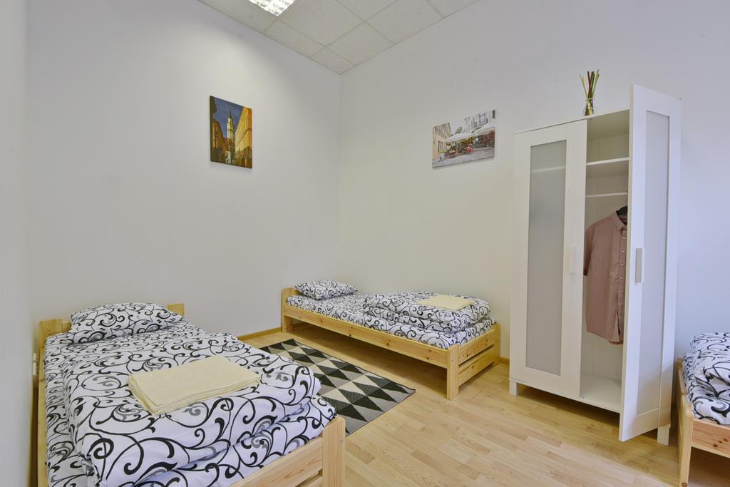 Laisves Avenue Hostel "Easy Kaunas" Bagian luar foto